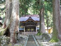 永平寺の趣のある参道石段の先に見える格式が感じられる勅使門