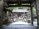 柴神社神門から見た境内の様子