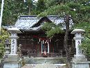 岡太神社拝殿正面と石燈篭と永代常夜篭と石造狛犬
