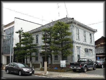 旧武生郵便局右斜め正面から撮影した画像