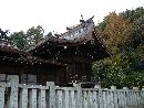 藤島神社本殿と幣殿と石造玉垣