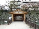 福井城御廊下橋を正面から写した写真
