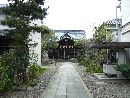 火産霊神社参道石畳から見た境内の様子