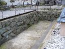 北の庄城の石垣を復元したと思われる部分を撮影した画像