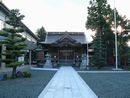 国神神社参道石畳から見た拝殿