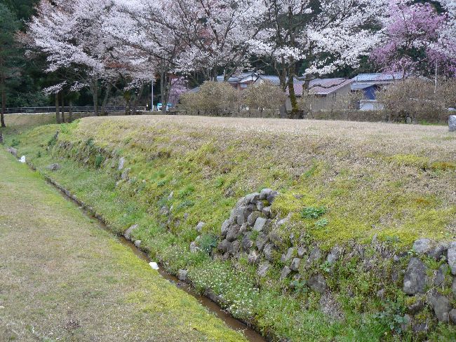 ���q�i���ِ�