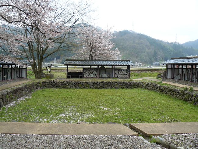 ���R���Ǝ���