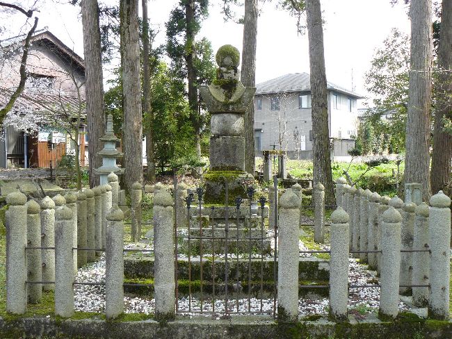 ���q�`�i��