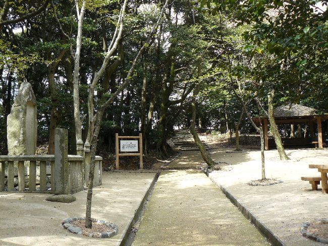 �������