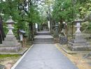 須部神社参道沿いの石燈篭と石畳み